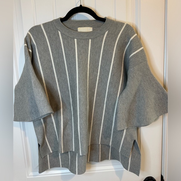Women’s sweater - Picture 1 of 9